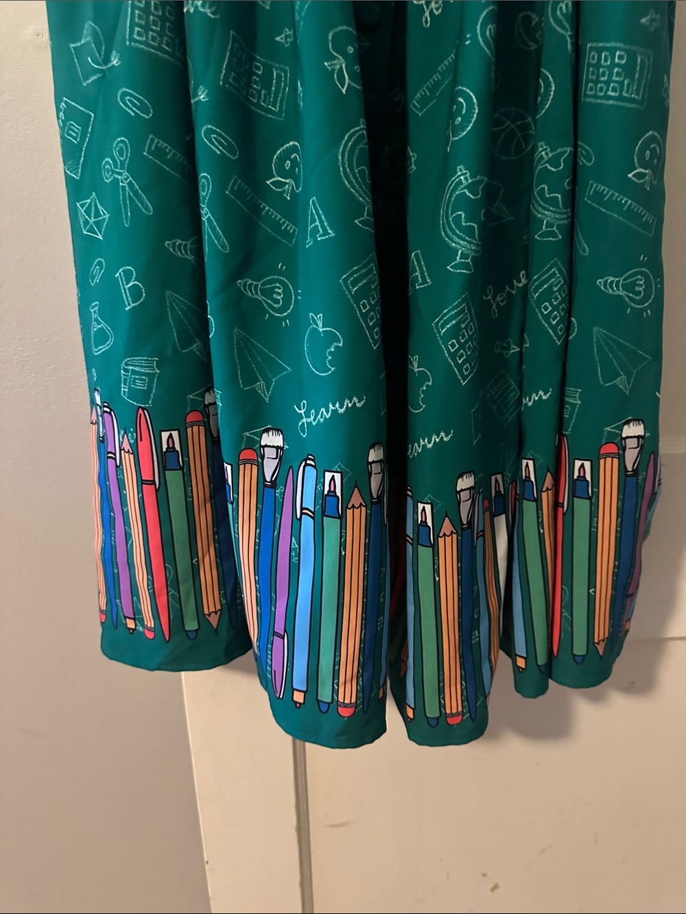 Unique Vintage Teal Dress with White Trim and Colorful Pencil Hem, Size M (6-8) - Picture 5 of 12